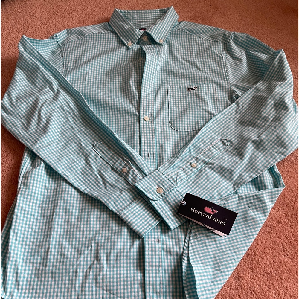 Vineyard vines brand new button down shirt